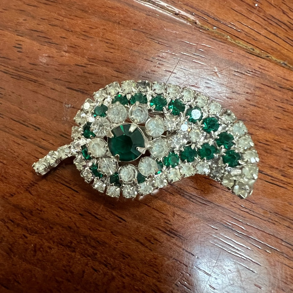 Vintage Emerald Rhinestone Brooch